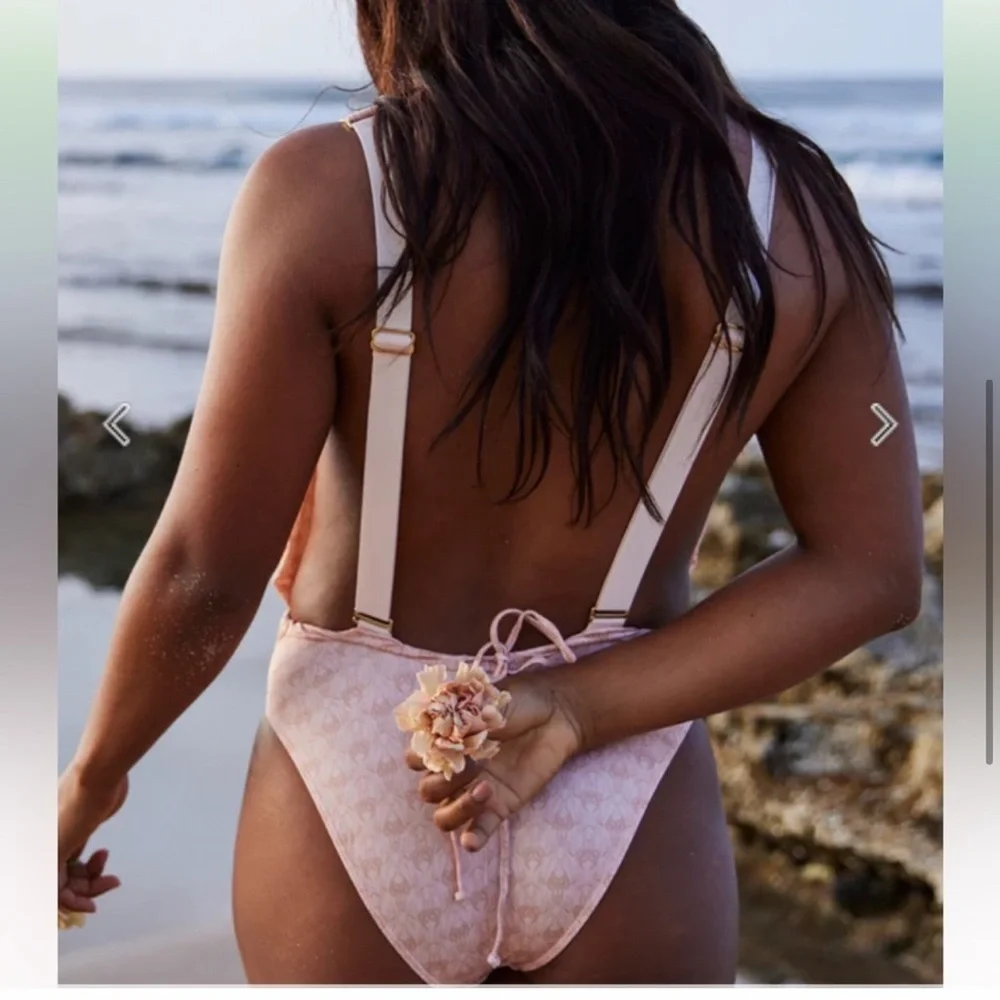 NWT FP x we are HAH comin’ in haht leghahcy Pink Plunge Swimsuit size XS pockets